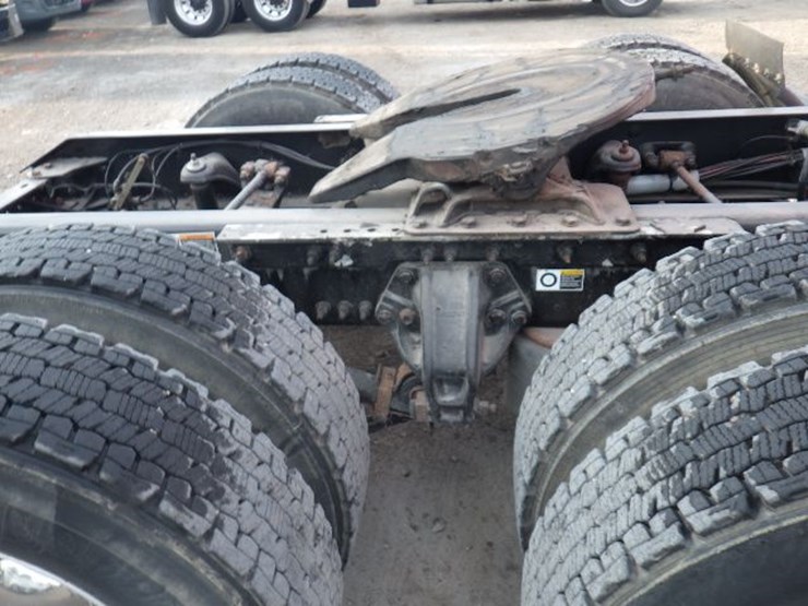 2017-kenworth-t680-image-10