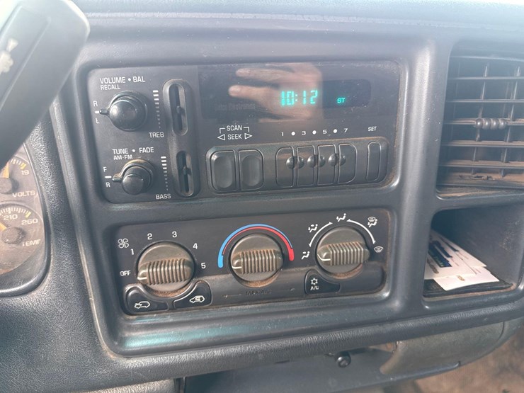 2001-chevrolet-2500hd-image-26