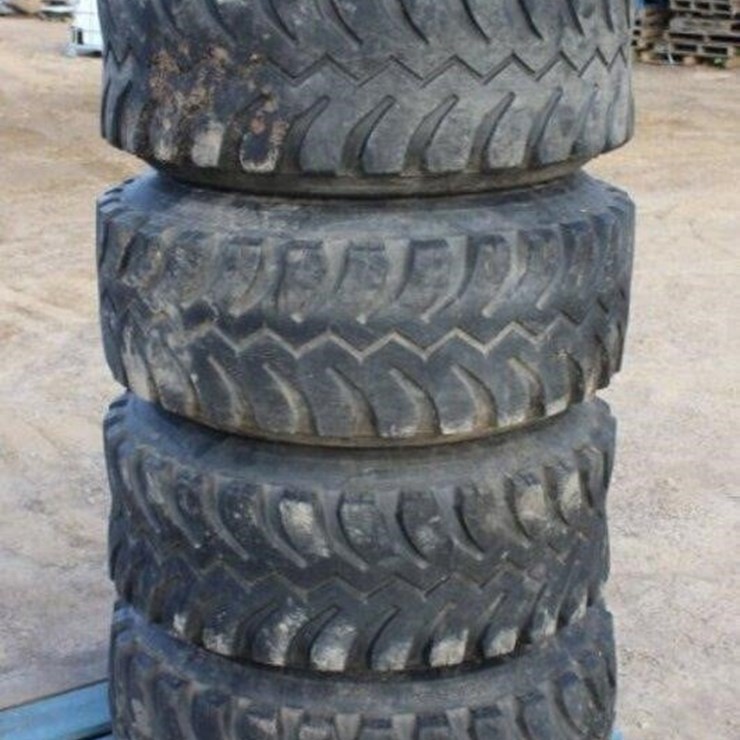 (4)Ground Hawg Tires 14/35/15 W/Rims