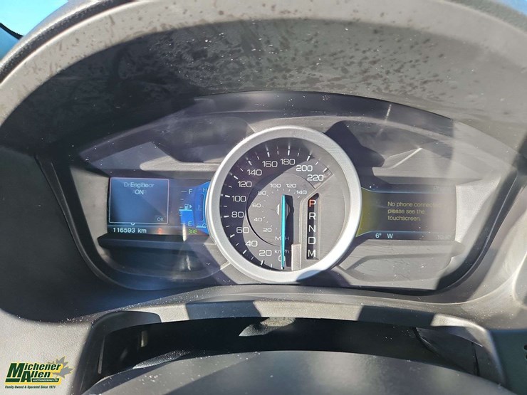 2015-ford-explorer-image-21