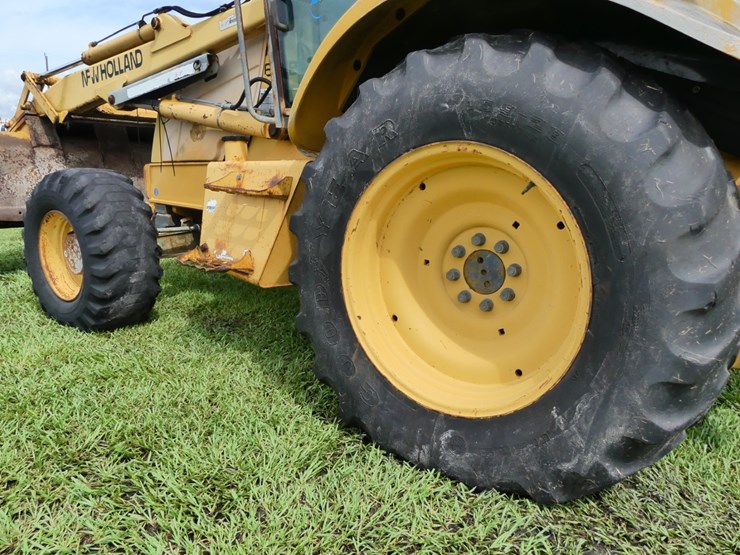 new-holland-675e-image-5