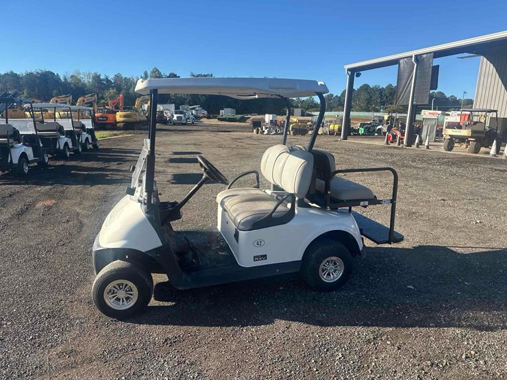 e-z-go-elite-rxv-4-passenger-golf-cart-image-15