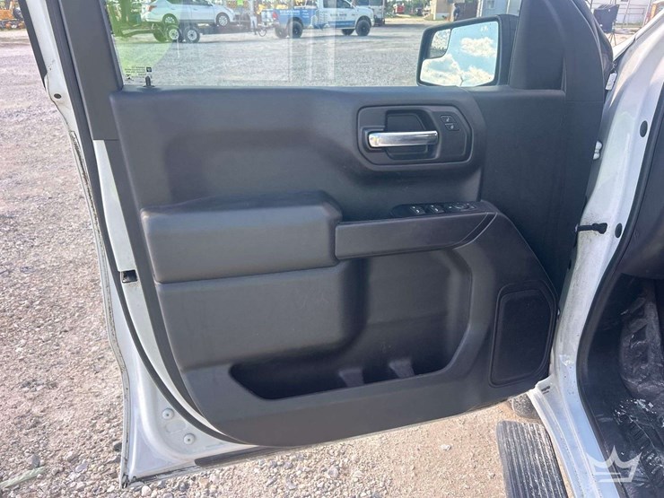 2019-chevrolet-silverado-1500-image-10