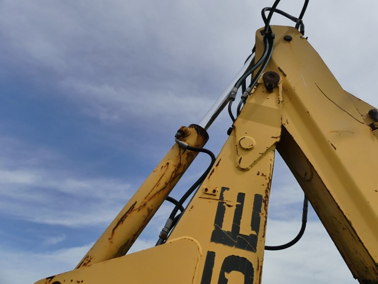 new-holland-675e-image-10