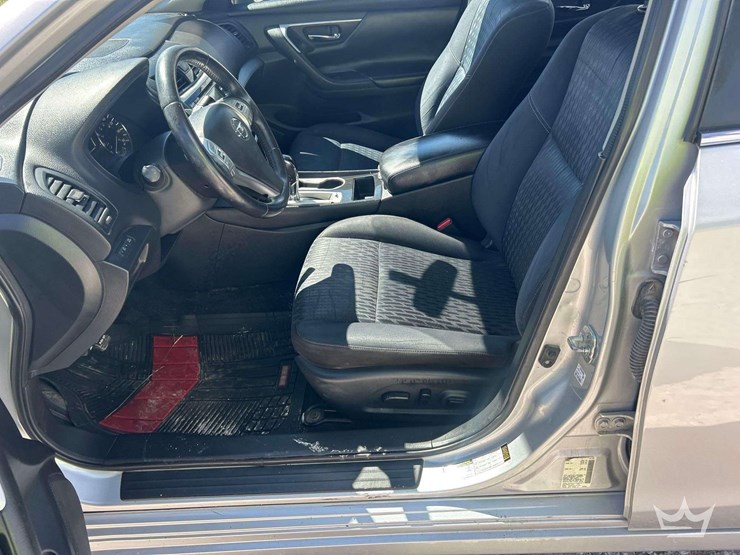 2018-nissan-altima-sedan-image-13