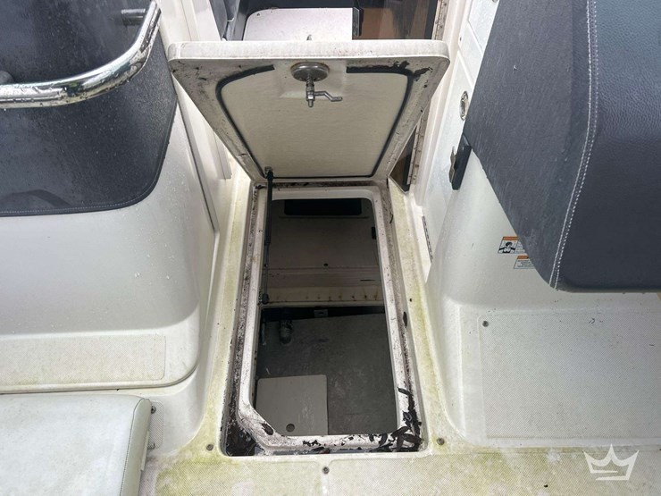 2018-27ft-regal-290bx-boat-w-tarpon-tri-axle-boat-trailer-image-13