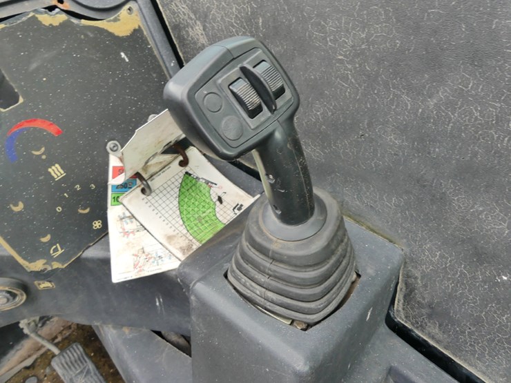2014-caterpillar-tl943c-image-14