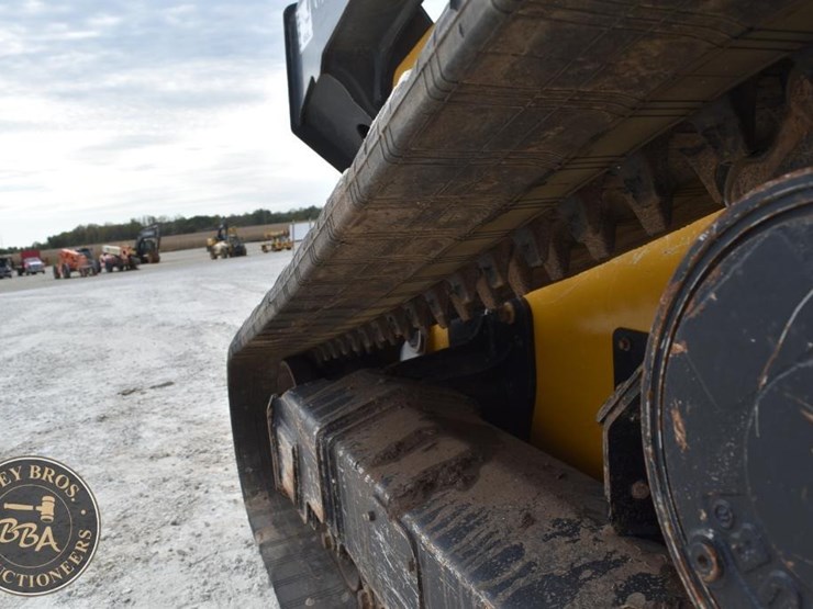 2018-deere-333g-image-31