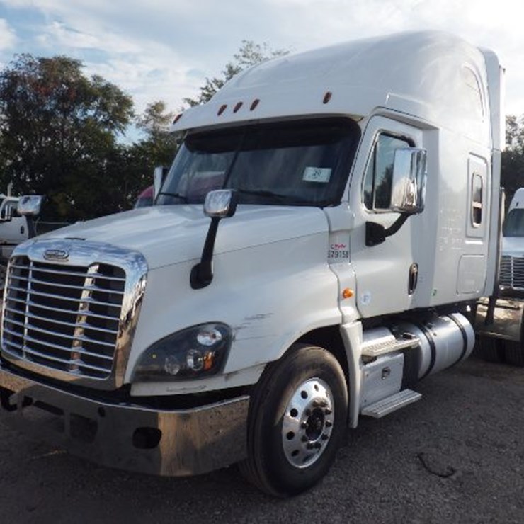 2017 FREIGHTLINER CASCADIA 125