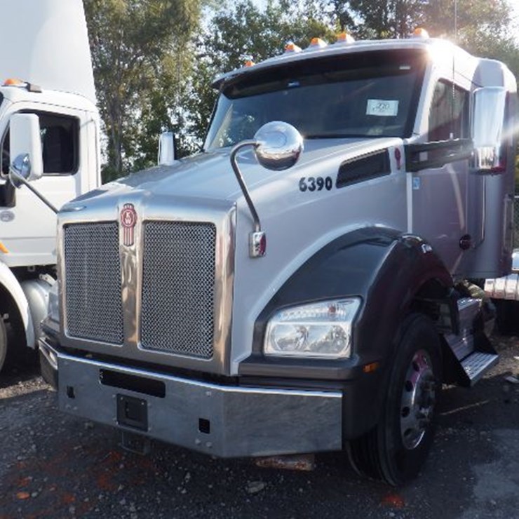 2018 KENWORTH T880