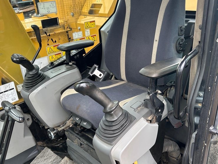 2020-caterpillar-315f-lcr-image-7