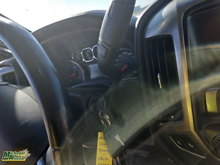 2015-chevrolet-silverado-2500hd-lt-image-22