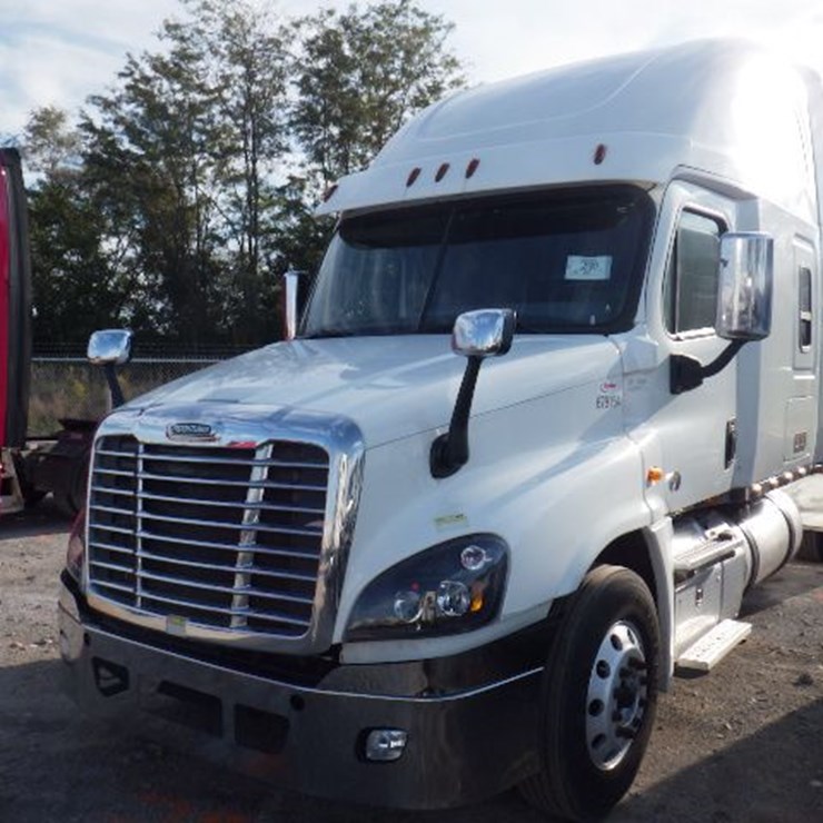 2017 FREIGHTLINER CASCADIA 125