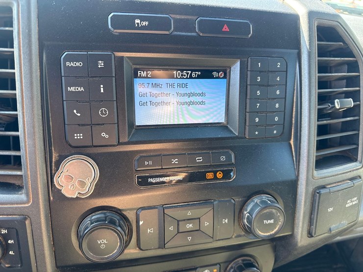 2020-ford-f350-xl-image-28
