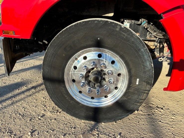 2021-kenworth-t880-image-12
