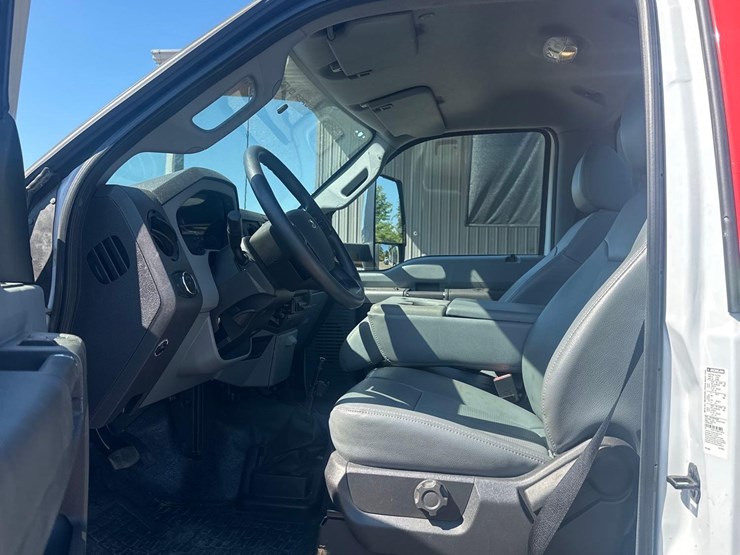 2022-ford-f750-image-37