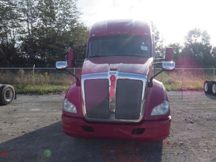 2017-kenworth-t680-image-3