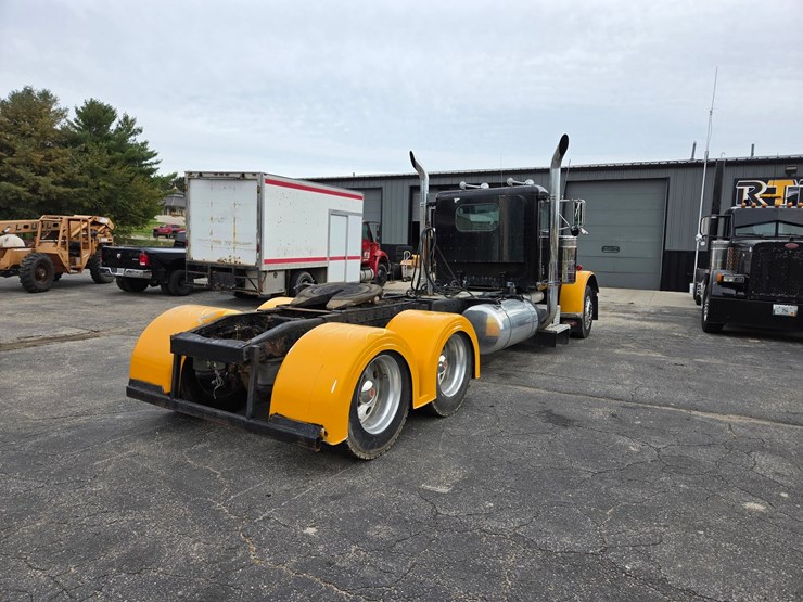 1994-peterbilt-379-image-5
