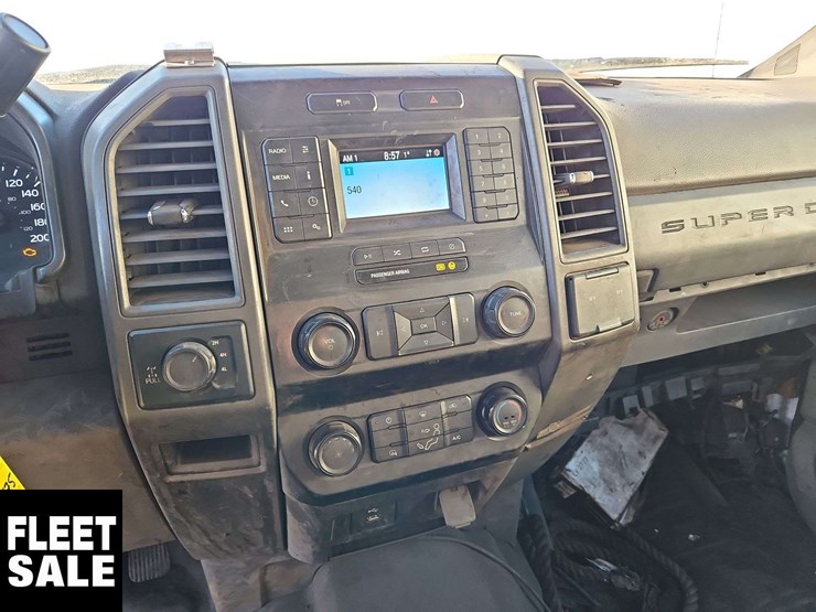 2021-ford-f350-image-21