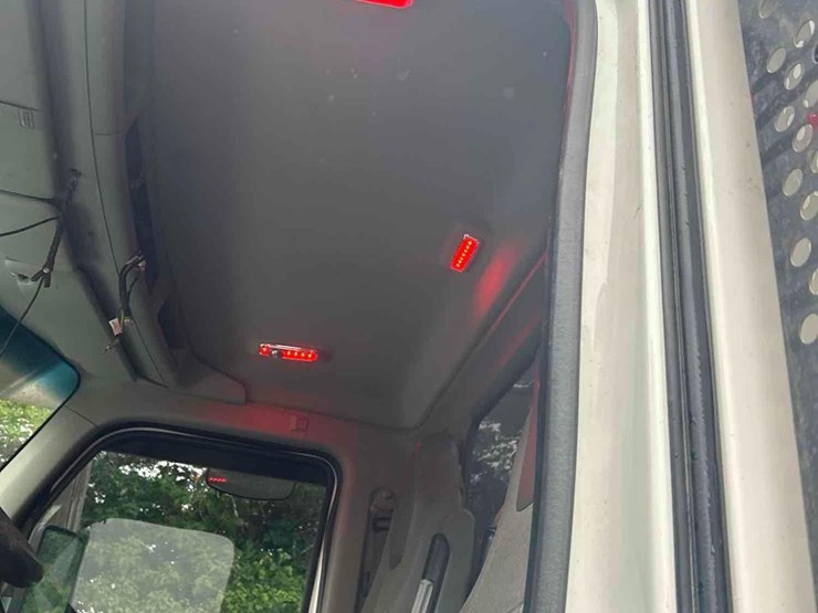 2018-kenworth-t880-image-43