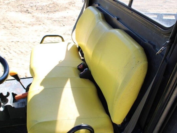 john-deere-gator-image-13