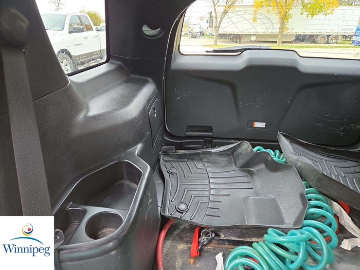 2016-ford-explorer-image-29