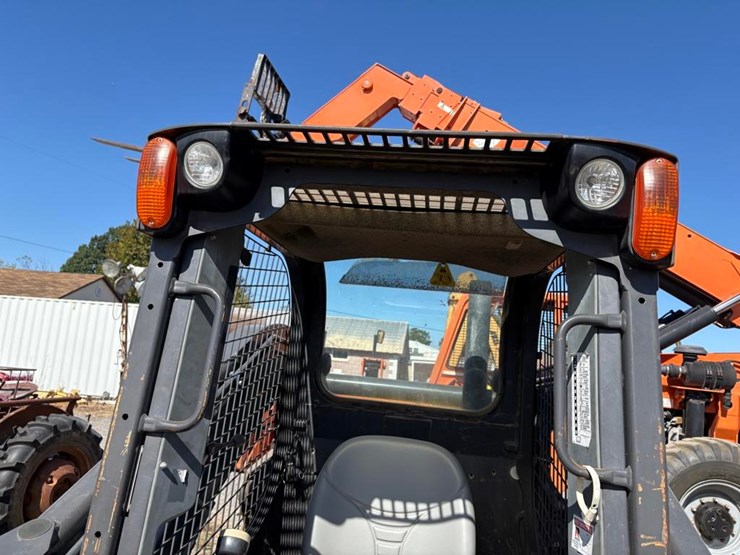 new-holland-l230-image-15