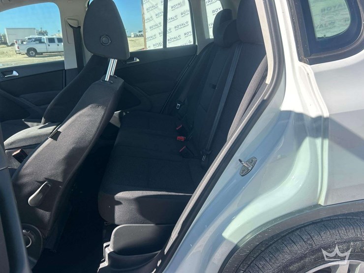 2015-volkswagen-tiguan-image-14