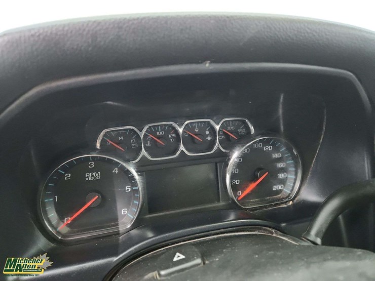 2015-chevrolet-silverado-2500hd-image-18