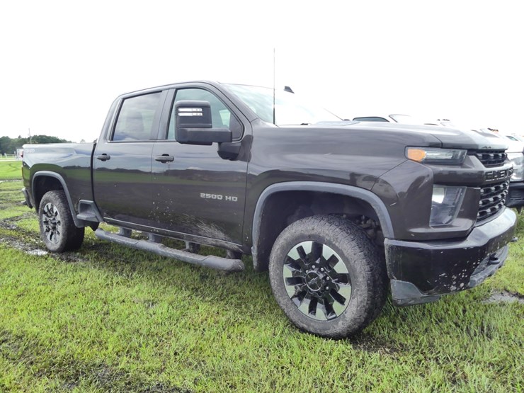 2020-chevrolet-2500-image-2