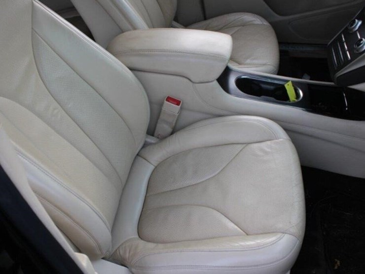 2010-lincoln-mkt-image-14