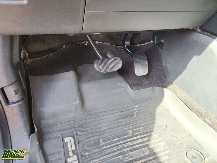 2021-ford-f150-image-24