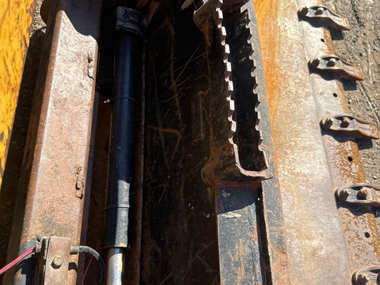 2014-caterpillar-279d-image-12