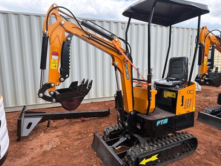 2026-future-13-mini-excavator-image-1