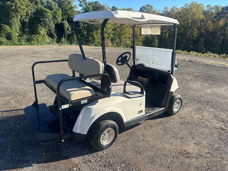 e-z-go-elite-rxv-4-passenger-golf-cart-image-3