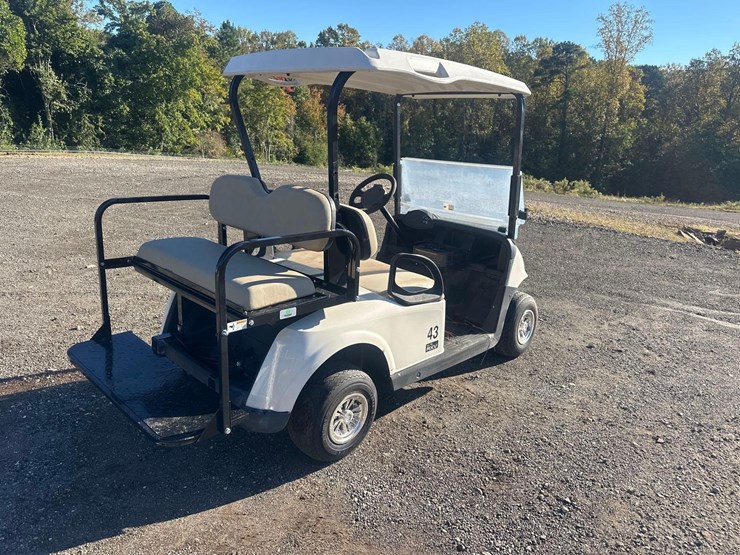 e-z-go-elite-rxv-4-passenger-golf-cart-image-3