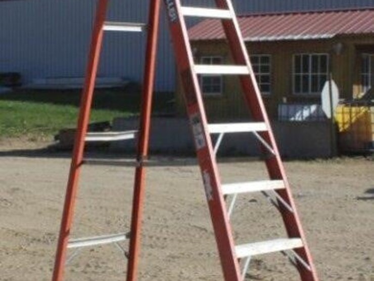 10'-step-ladder-image-1