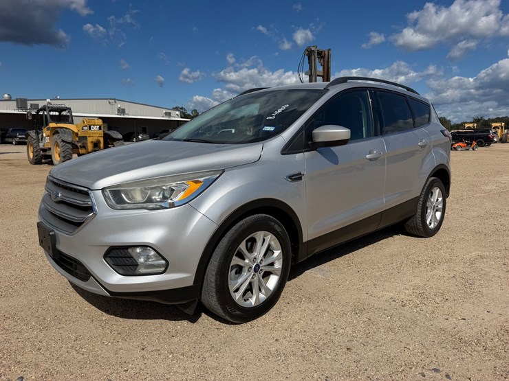 2017-ford-escape-image-1