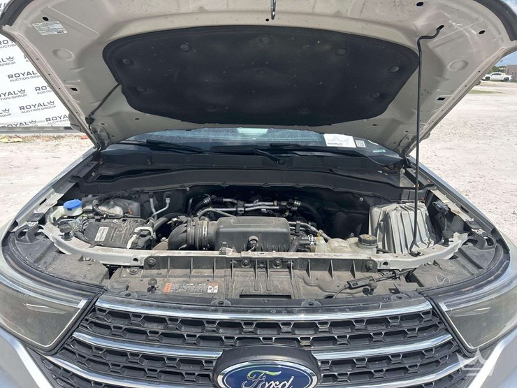2022-ford-explorer-image-9