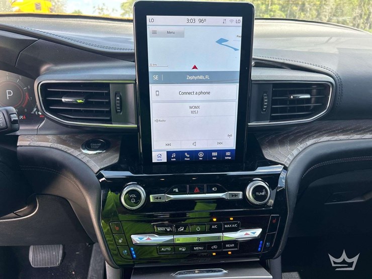 2022-ford-explorer-image-18