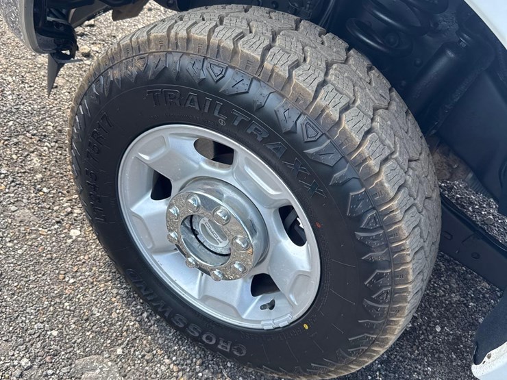 2012-ford-f250-xl-image-23