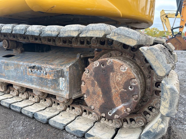 2023-deere-135-p-tier-image-63