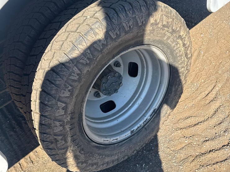 2020-ford-f350-xl-image-21