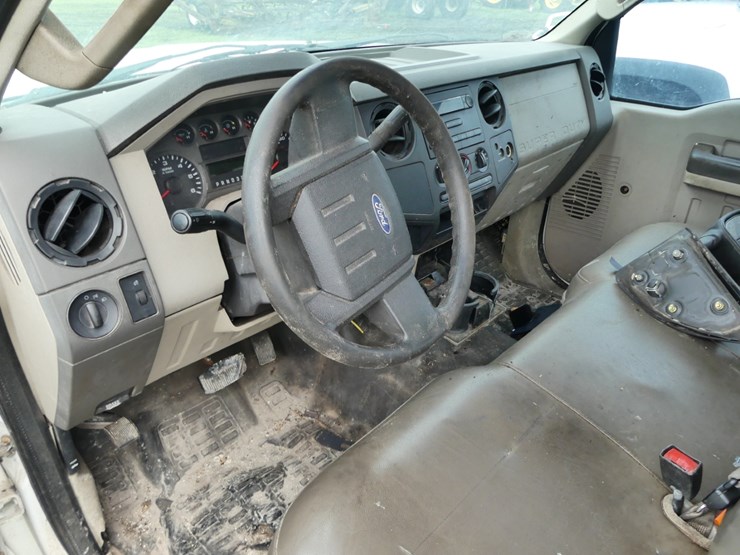 2008-ford-f250-xl-image-9