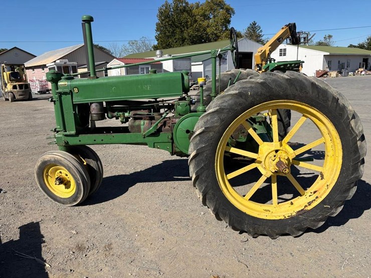 john-deere-b-image-1