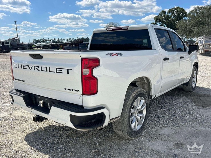2021-chevrolet-silverado-1500-image-3