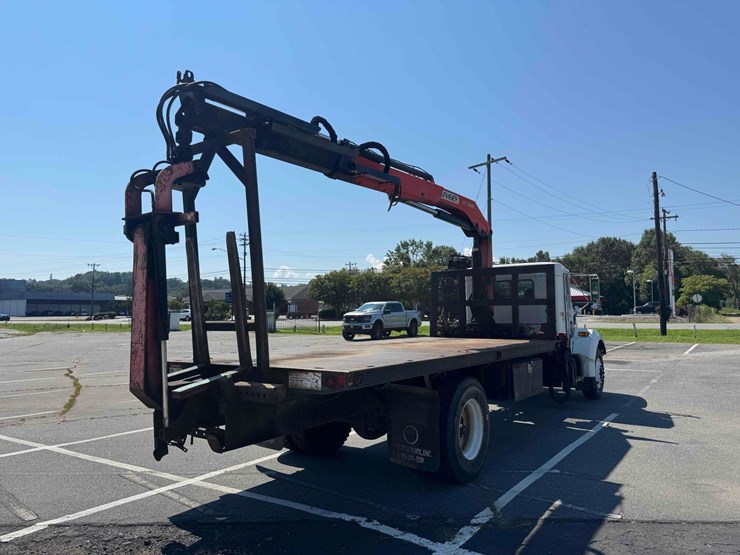 2001-kenworth-t300-image-6