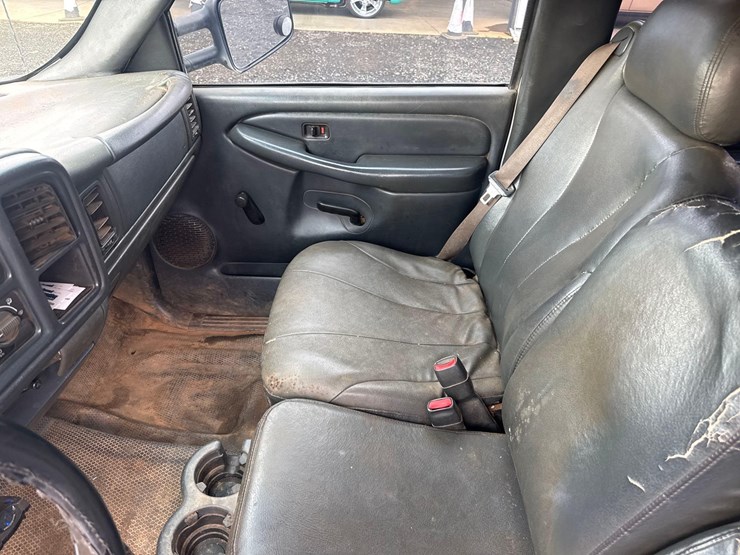 2001-chevrolet-2500hd-image-27