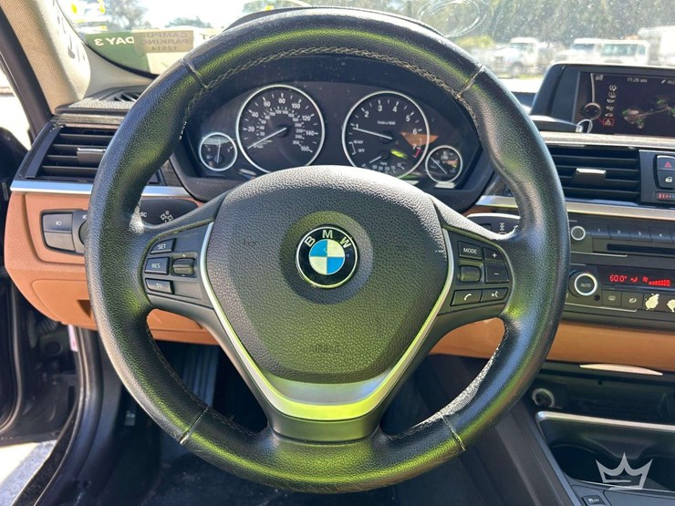 2012-bmw-328i-sedan-image-11