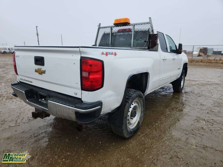2015-chevrolet-silverado-2500hd-image-4